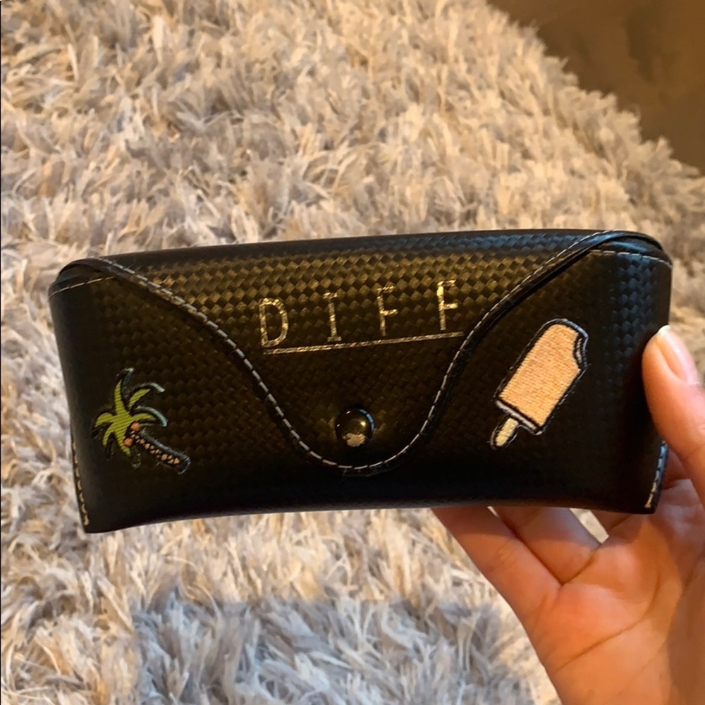 Diff Reflective Sunglasses - image 6